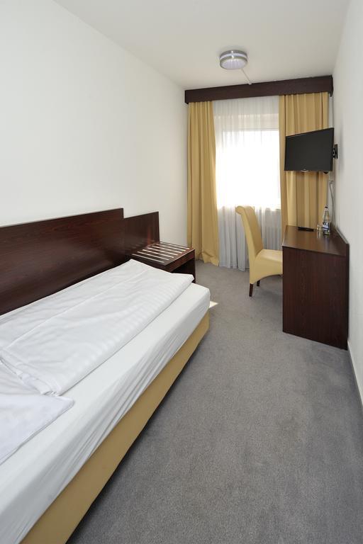 Hotel Zur Post Steimbke Exteriör bild